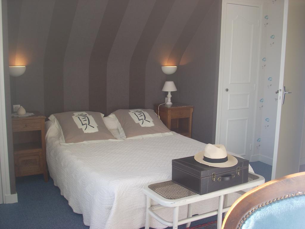 Lanhouarneau Chambres D'Hotes Kergollay חדר תמונה