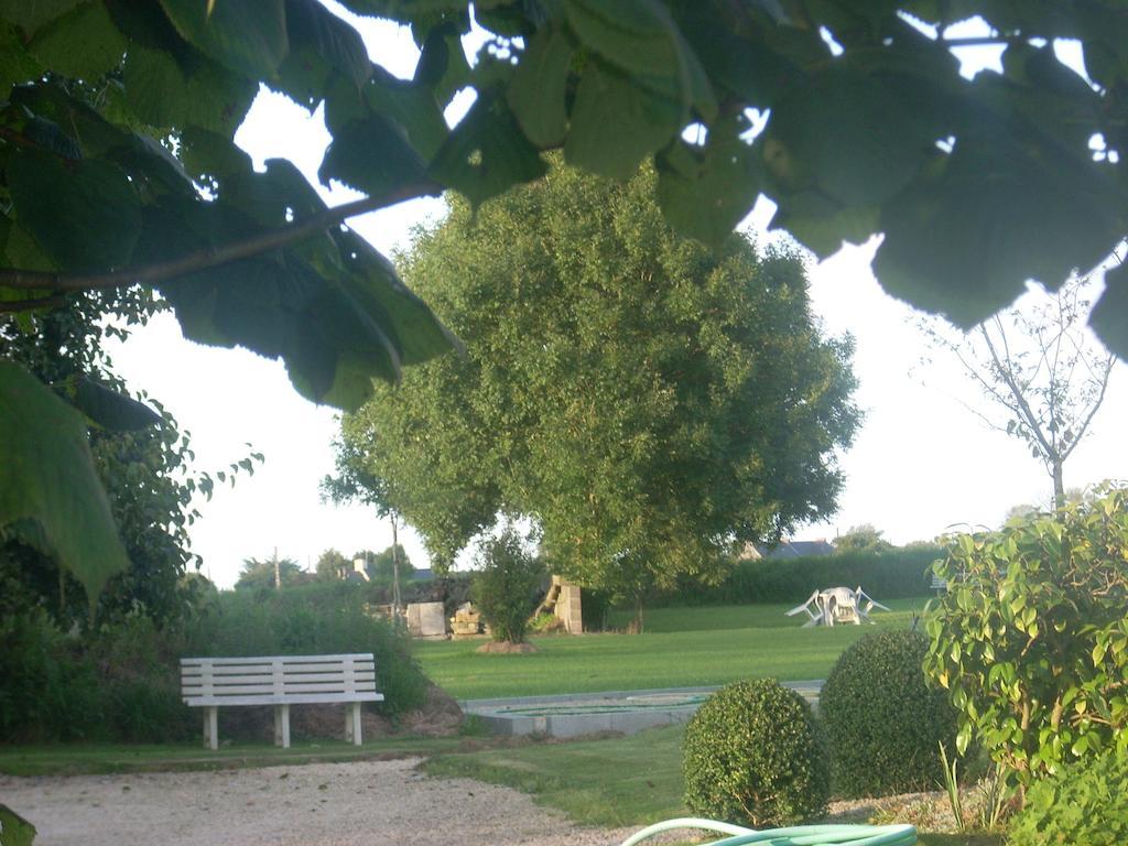 Lanhouarneau Chambres D'Hotes Kergollay מראה חיצוני תמונה