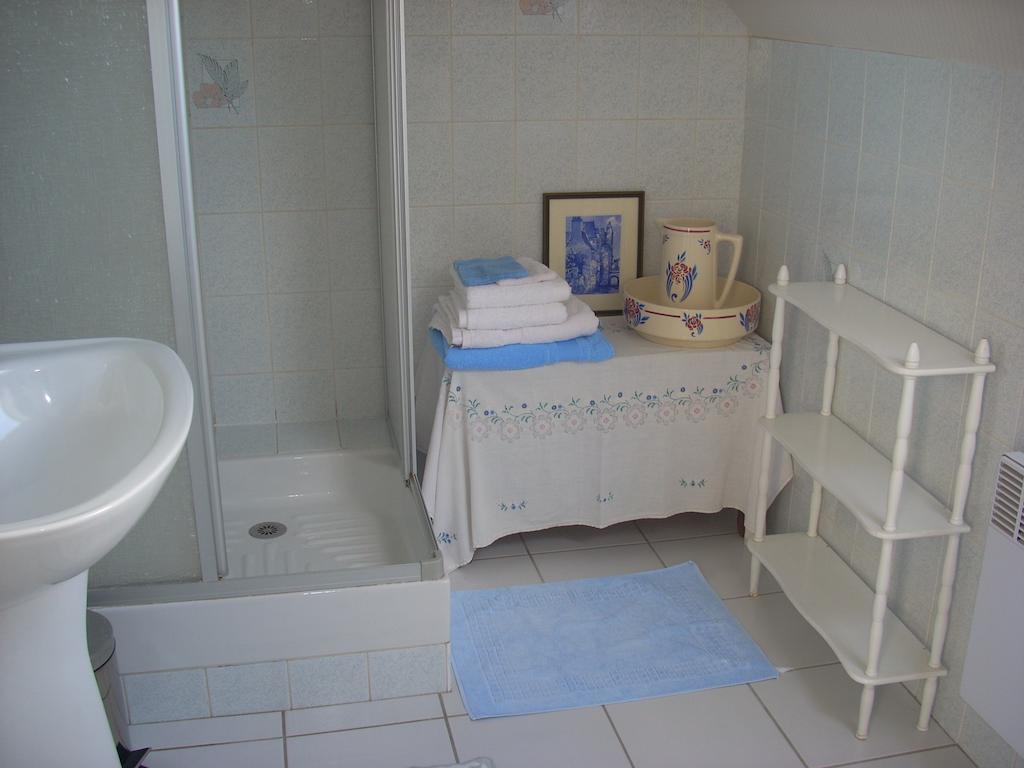 Lanhouarneau Chambres D'Hotes Kergollay חדר תמונה